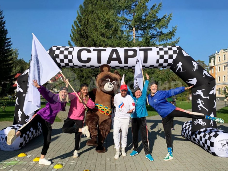 Надувная арка с опорами и полноцветной печатью серии Лайт