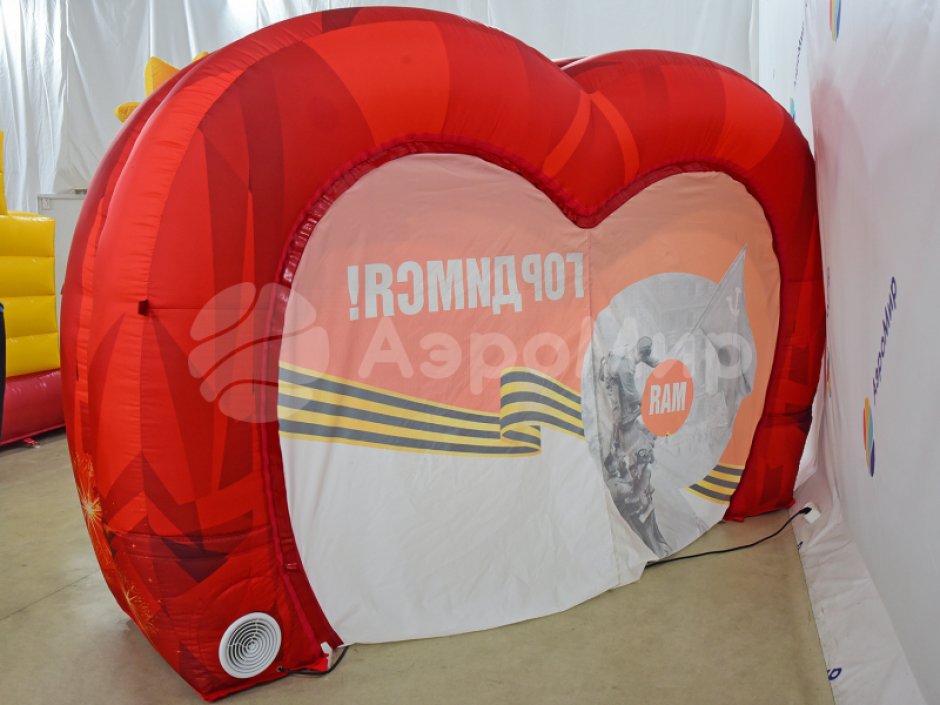 Торжественная надувная фотозона