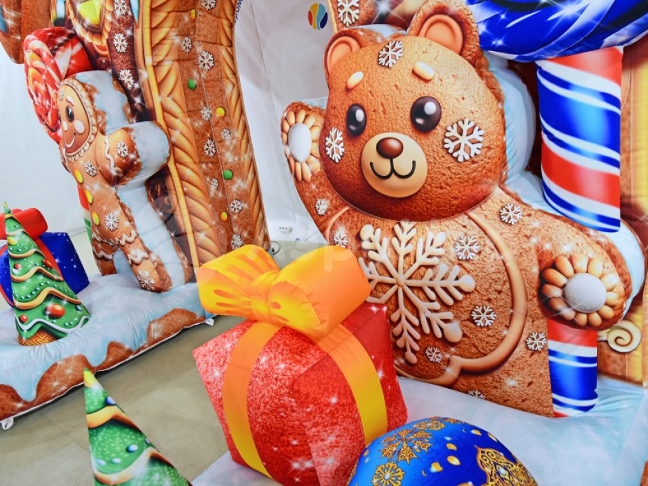 Пряничный домик — надувная новогодняя арка-фотозона