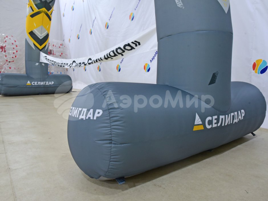 Круглая надувная арка на опорах