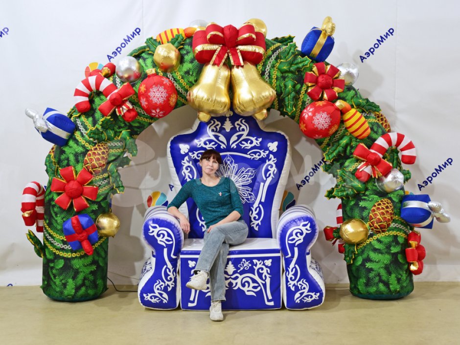 Сказочный трон Деда Мороза