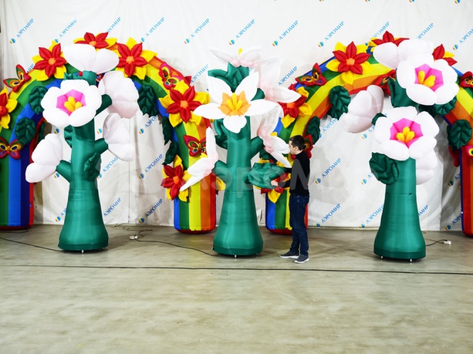 Надувной цветок для рекламы или декора