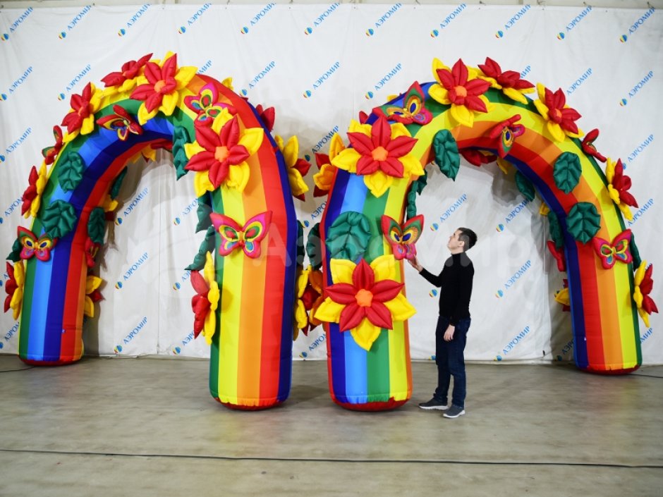 Надувная арка Радужная с декором
