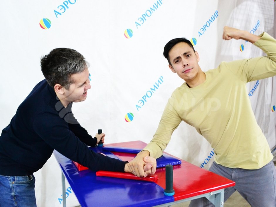 Стол для игры в Армрестлинг — силовой аттракцион