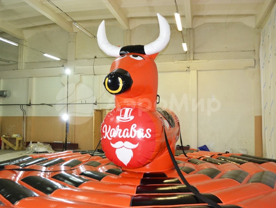 Родео на быке — популярная вариация аттракциона Бешеный бык