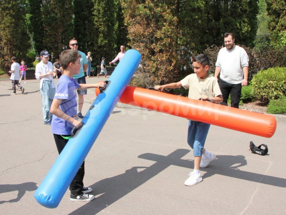 Командный игровой реквизит Бабука — надувная дубина для забав и состязаний