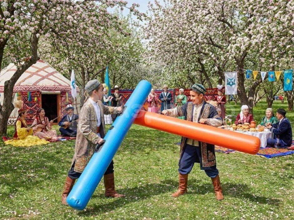 Командный игровой реквизит Бабука — надувная дубина для забав и состязаний