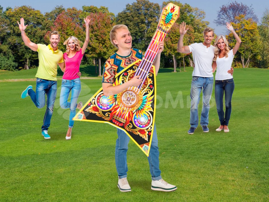 Балалайка – мягкая фигура для фотозоны и развлечений