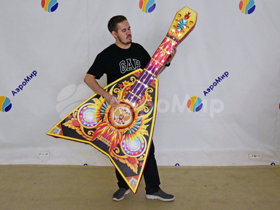 Балалайка – мягкая фигура для фотозоны и развлечений