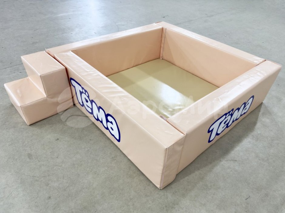 Сухой бассейн квадратной формы