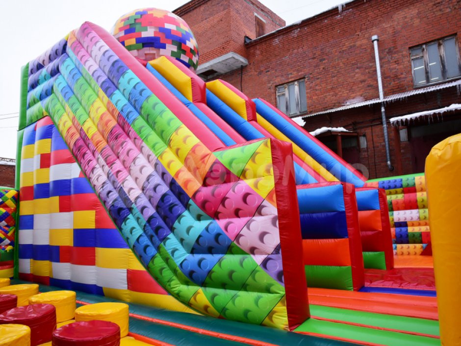 Большой надувной Батут легопарк— с горками и батутной ареной