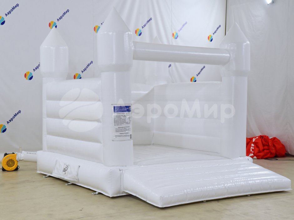 Надувной белый батут — для свадебного торжества, выставки, шоу, проката или аренды