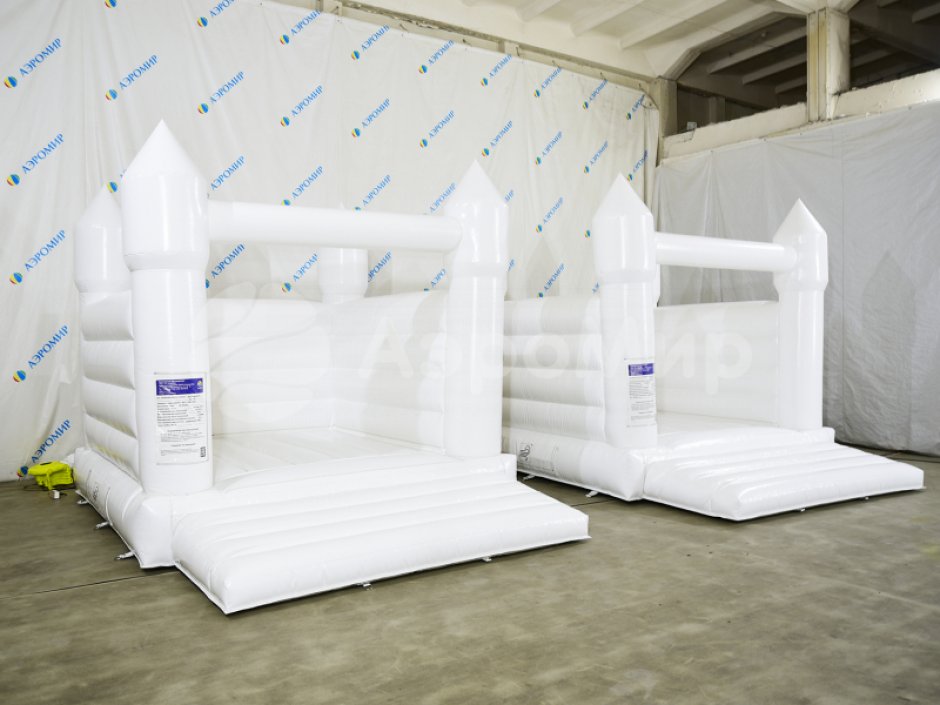 Надувной белый батут — для свадебного торжества, выставки, шоу, проката или аренды