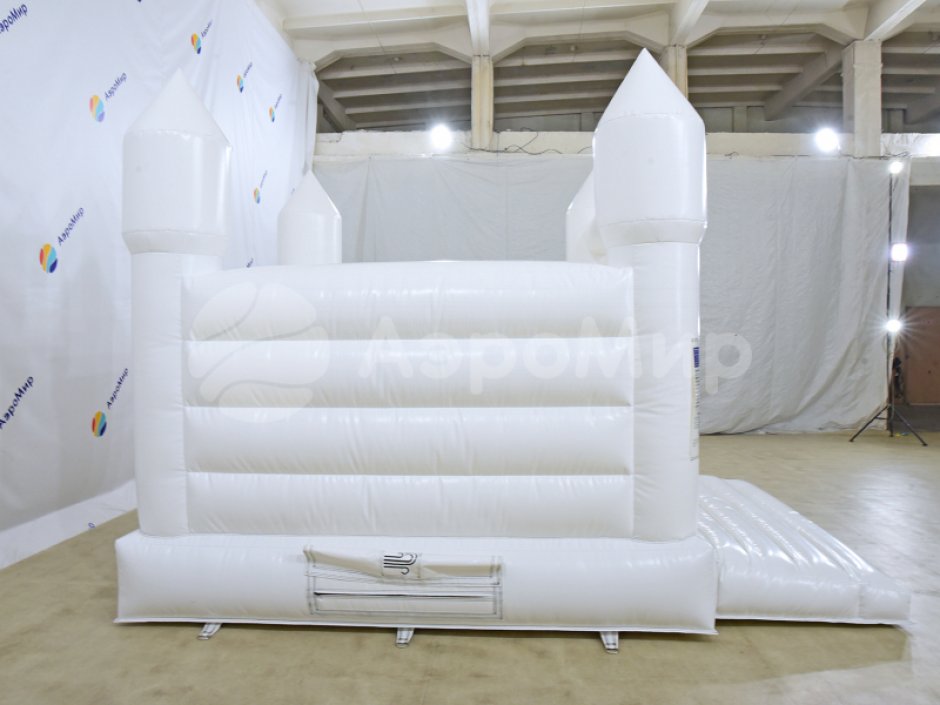 Надувной белый батут — для свадебного торжества, выставки, шоу, проката или аренды