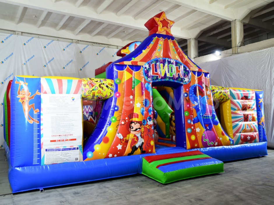Надувной батут Цирк с горками и батутной ареной на 56 м²
