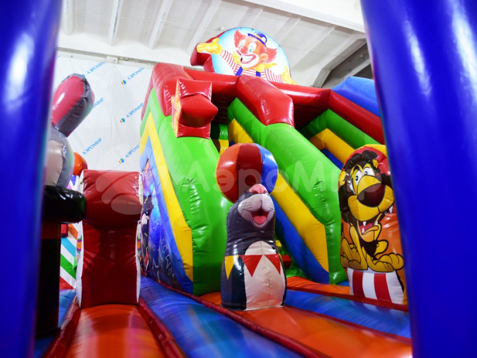 Надувной батут Цирк с горками и батутной ареной на 56 м²