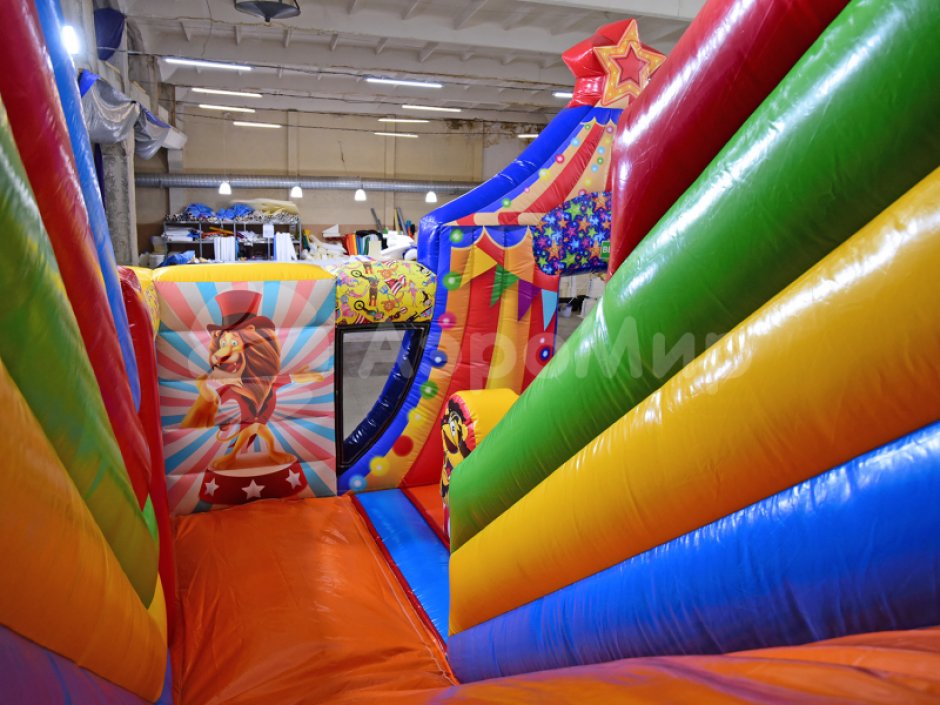 Надувной батут Цирк с горками и батутной ареной на 56 м²