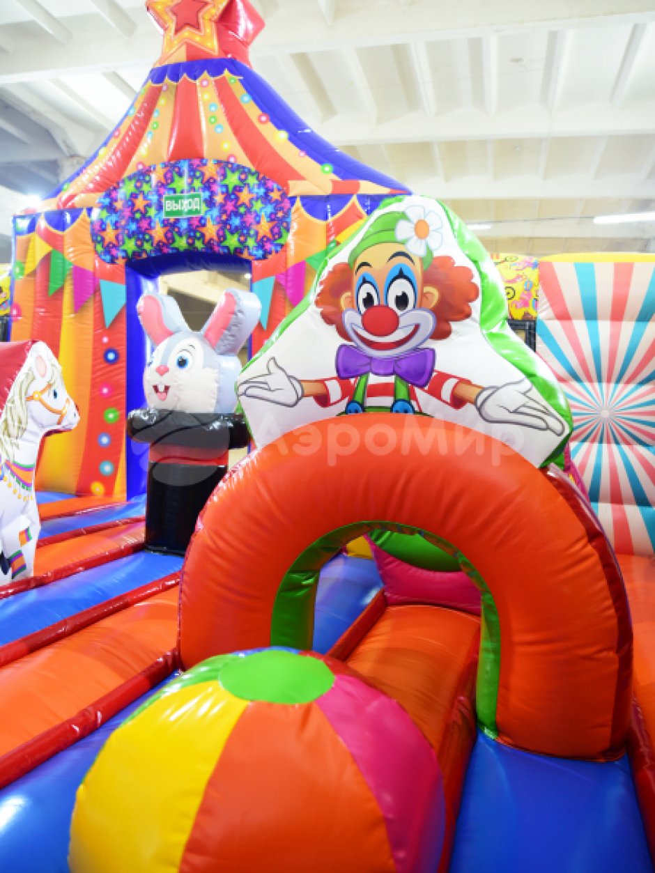 Надувной батут Цирк с горками и батутной ареной на 56 м²