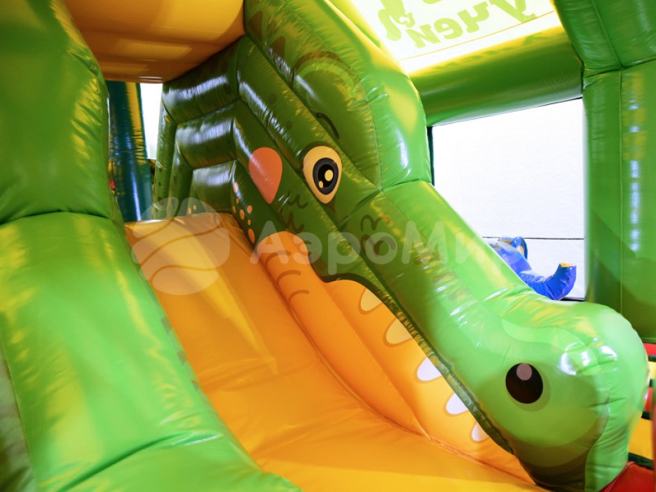 Надувной батут Джунгли — с крышей на 75 м²