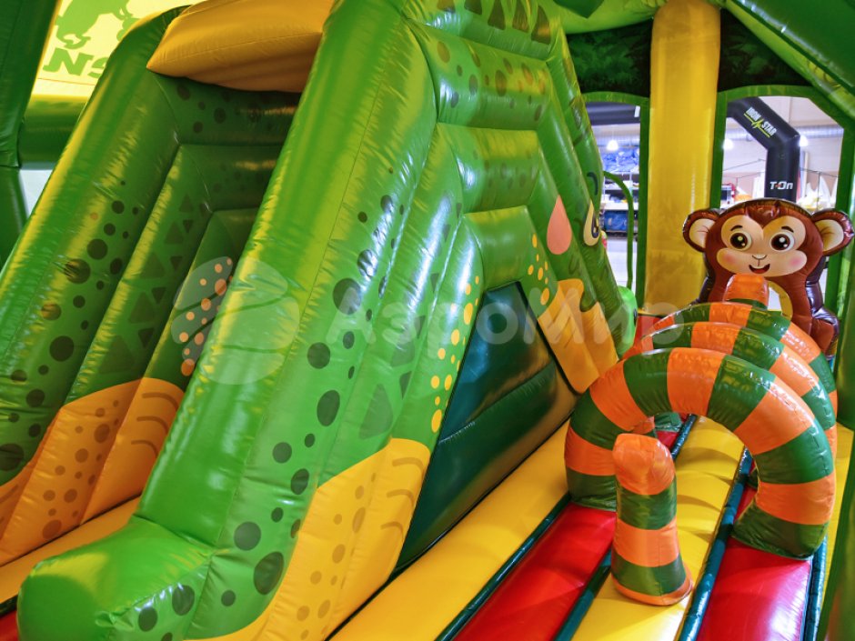 Надувной батут Джунгли — с крышей на 75 м²