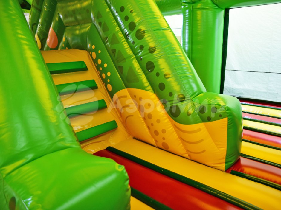 Надувной батут Джунгли — с крышей на 75 м²