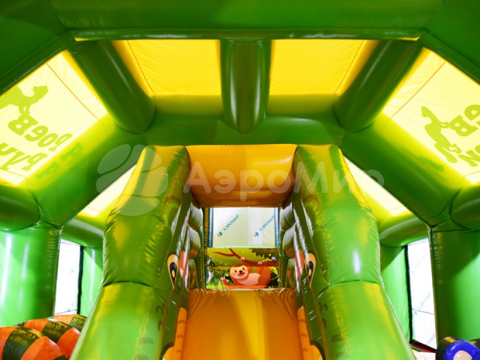 Надувной батут Джунгли — с крышей на 75 м²