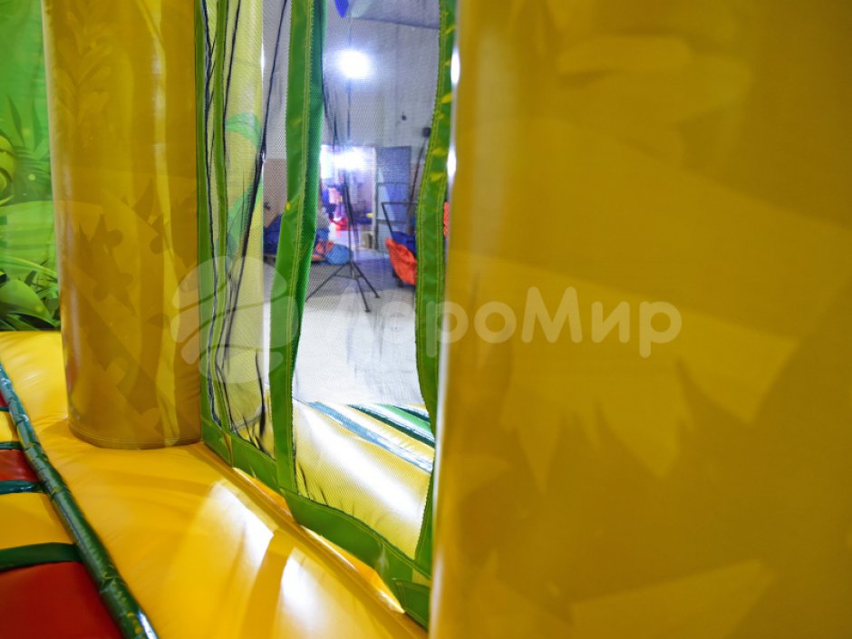 Надувной батут Джунгли — с крышей на 75 м²