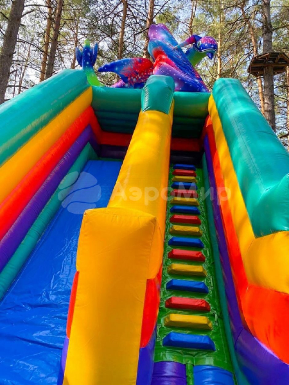 Большая фантазия — надувной батут площадью 110 м²