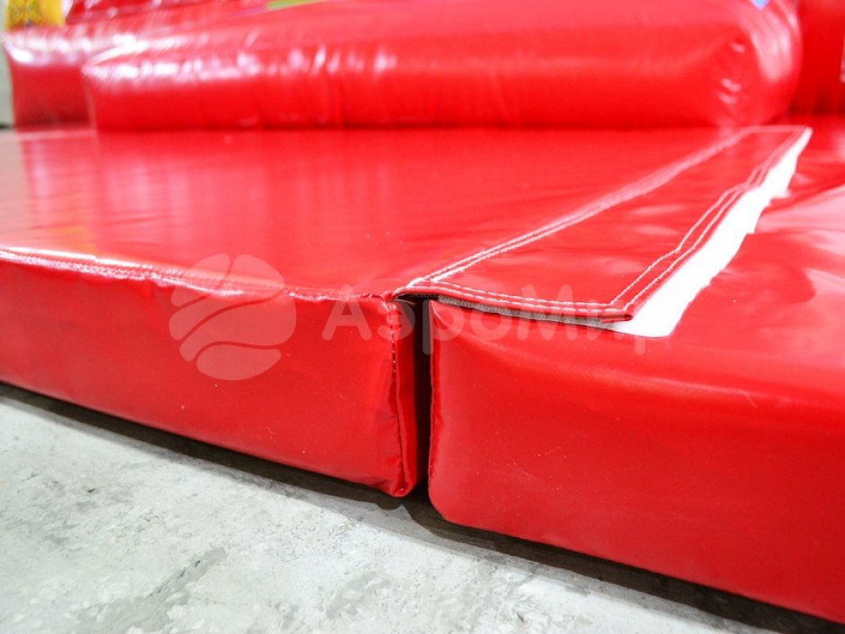 Ударопоглощающие покрытия и маты с наполнением из пенополиуретана для надувного батута для эксплуатации надувного батута