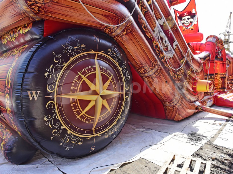 Пиратский корабль