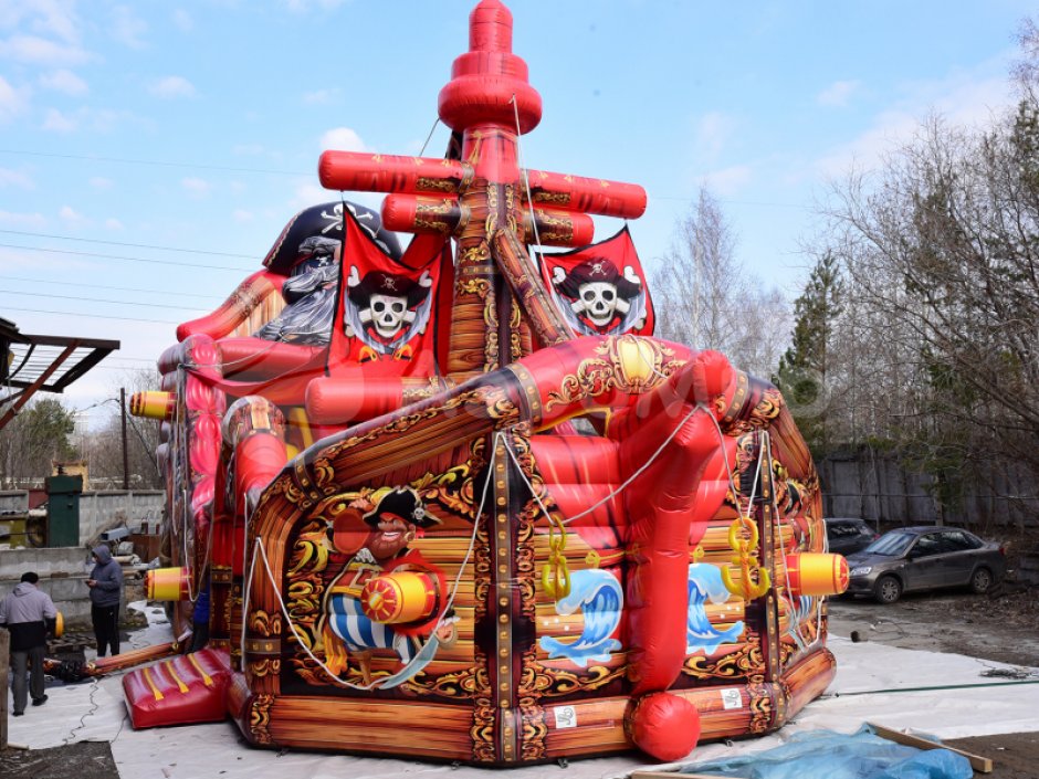 Пиратский корабль