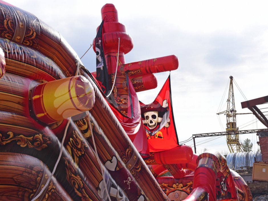 Пиратский корабль