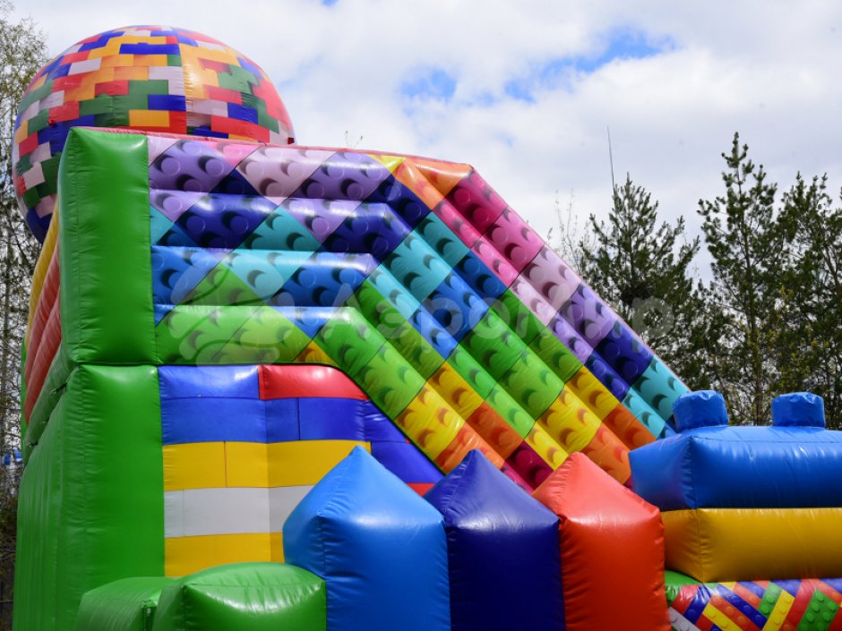 Большой надувной Батут легопарк— с горками и батутной ареной