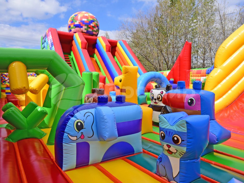 Большой надувной Батут легопарк— с горками и батутной ареной