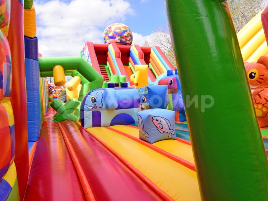 Большой надувной Батут легопарк— с горками и батутной ареной