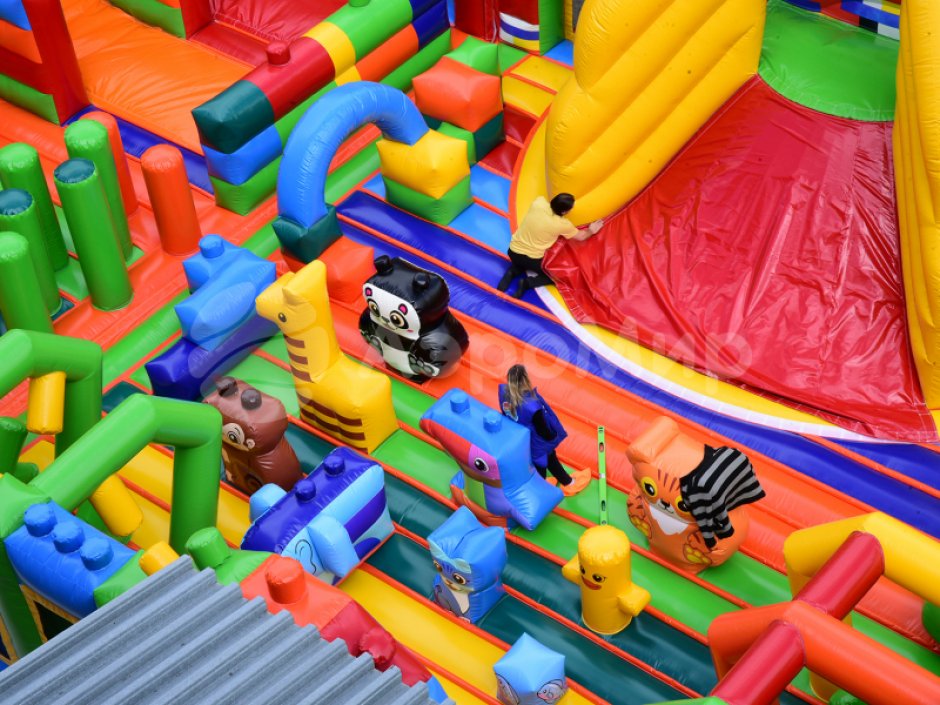 Большой надувной Батут легопарк— с горками и батутной ареной