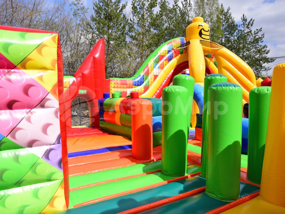 Большой надувной Батут легопарк— с горками и батутной ареной