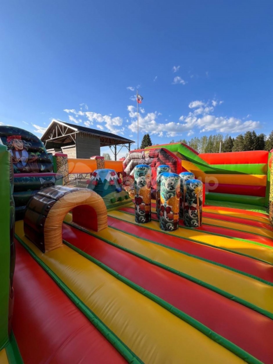 Надувной батутный комплекс Лукоморье — большой коммерческий аттракцион на 85 м²