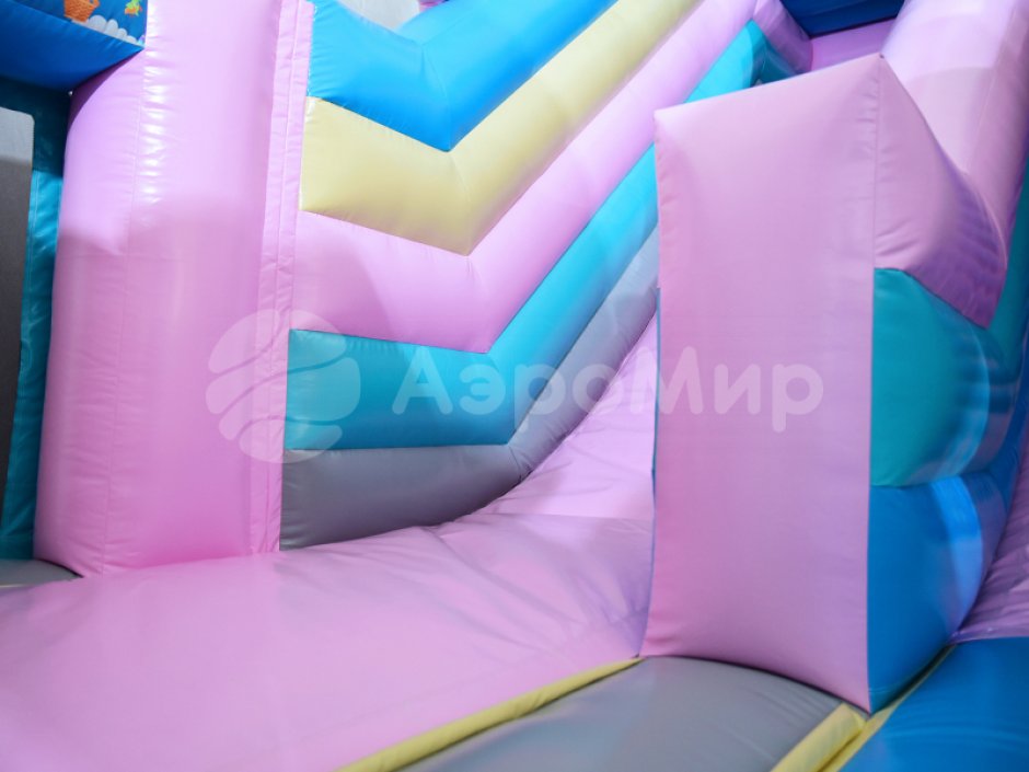 Надувной батут Путешествие — площадь около 75 м²