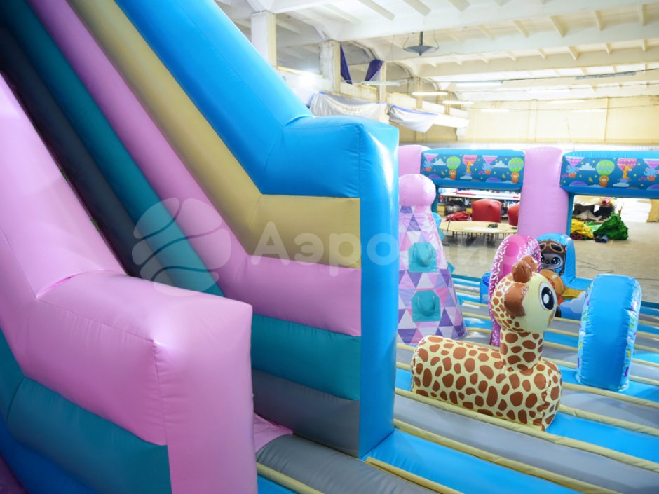 Надувной батут Путешествие — площадь около 75 м²