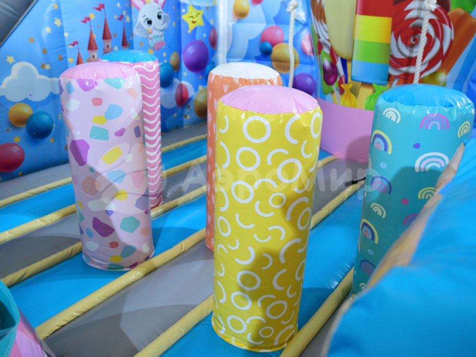 Надувной батут Путешествие — площадь около 75 м²