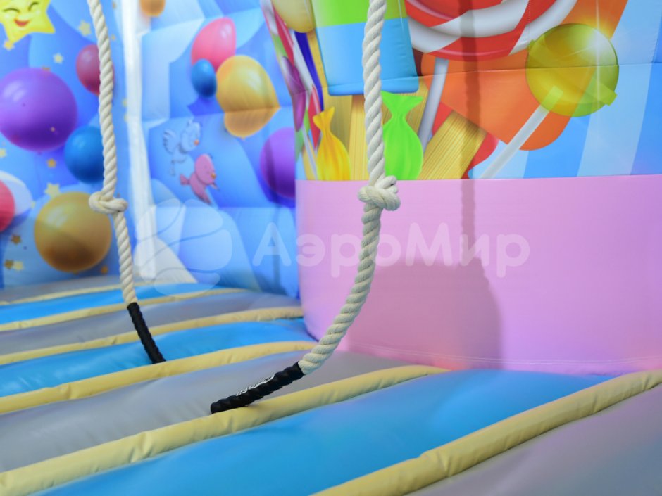 Надувной батут Путешествие — площадь около 75 м²