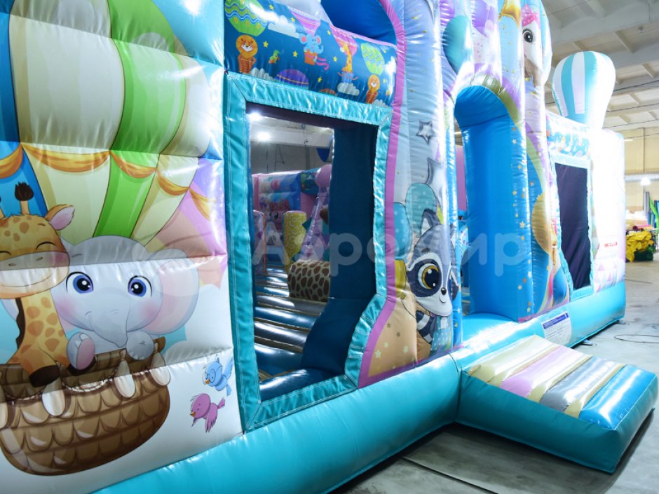 Надувной батут Путешествие — площадь около 75 м²