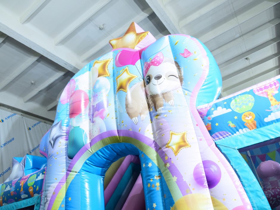 Надувной батут Путешествие — площадь около 75 м²