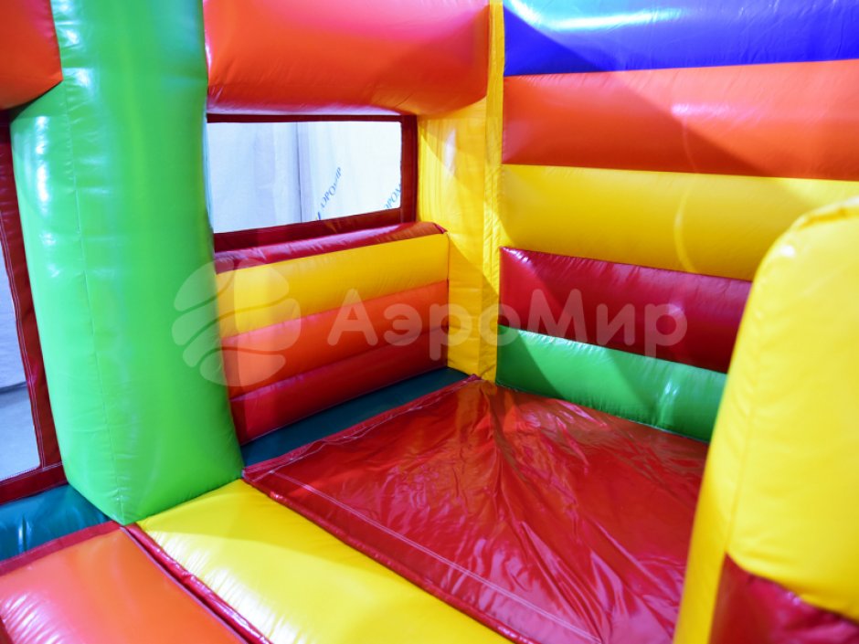 Надувной батут Радуга — большой батут с горкой общей площадью 85 м²