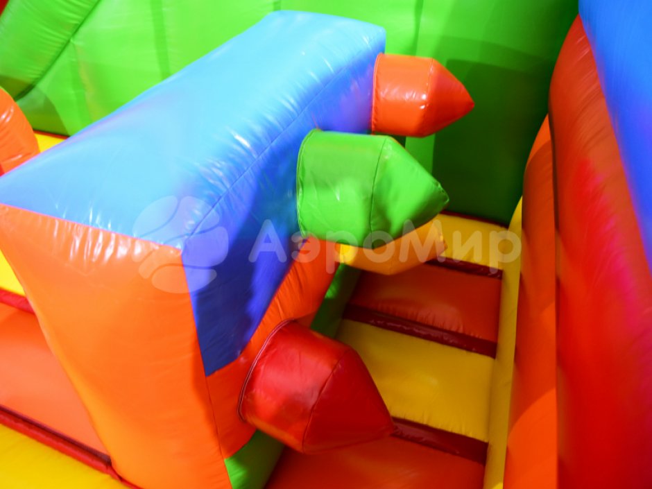 Надувной батут Радуга — большой батут с горкой общей площадью 85 м²