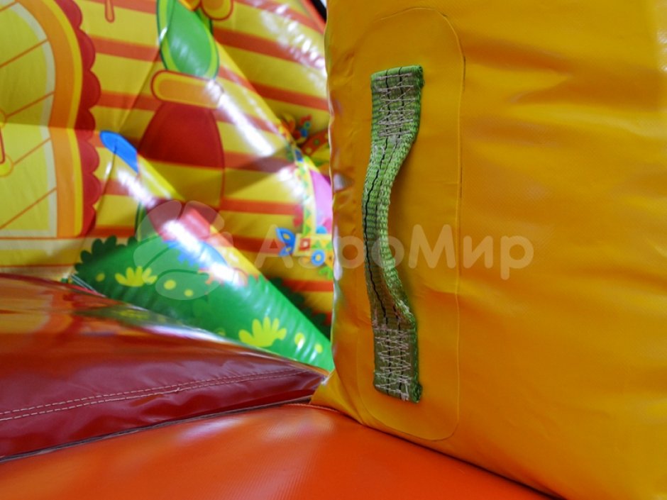 Надувной батут Теремок — небольшой коммерческий аттракцион на 27 м²