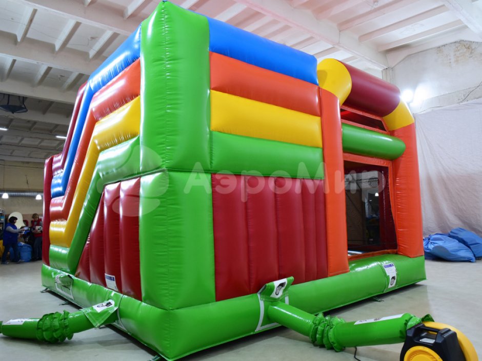 Надувной батут вечеринка — коммерческий надувной батут с крышей на ~25 м²