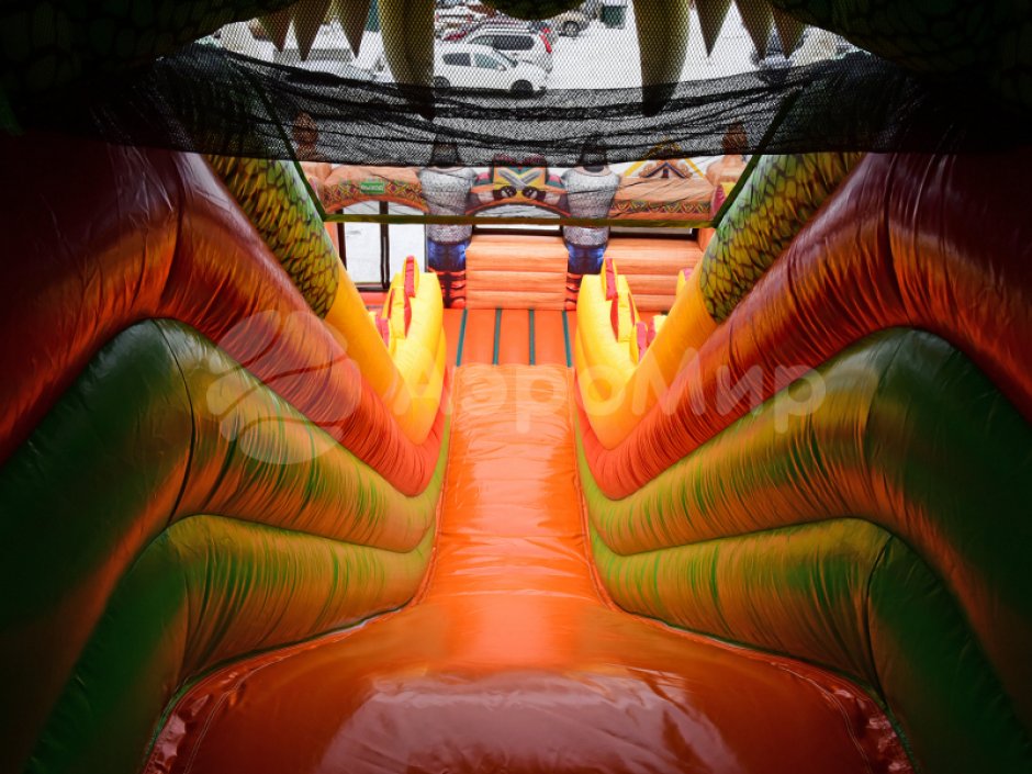 Надувной батут Большой Змей Горыныч — большой авторский батут-горка на 66 м²