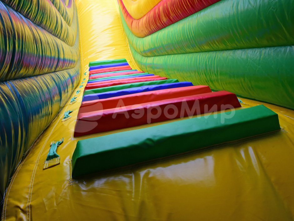 Надувной батут Большой Змей Горыныч — большой авторский батут-горка на 66 м²